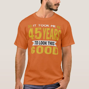 Camiseta Levei 45 anos para olhar para esta boa retr de col