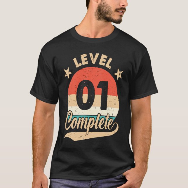 Camiseta Level 1 Complete  1st Wedding Anniversary for Him  (Frente)