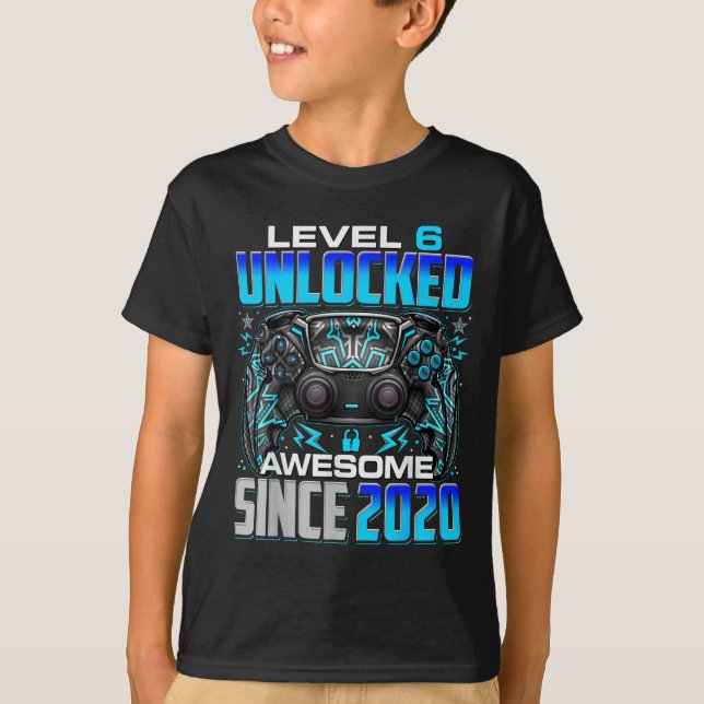 Camiseta Level 6 Unlocked Awesome Since 2020 6th Birthday G (Frente)