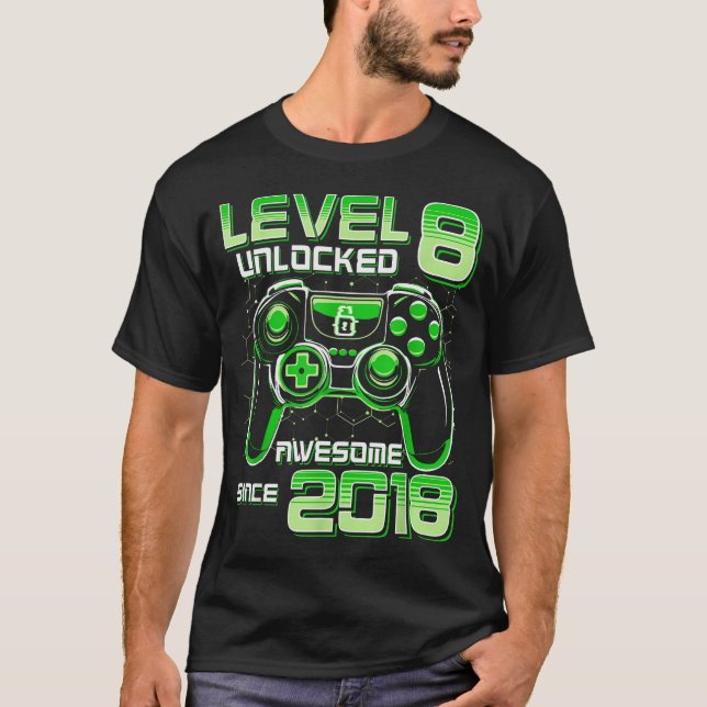 Camiseta Level 8 Unlocked Awesome Since 2018 8th Birthday G (Frente)