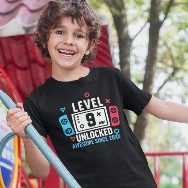 Camiseta LEVEL 9 UNLOCKED Gamer Birthday – Custom Year (Criador carregado)