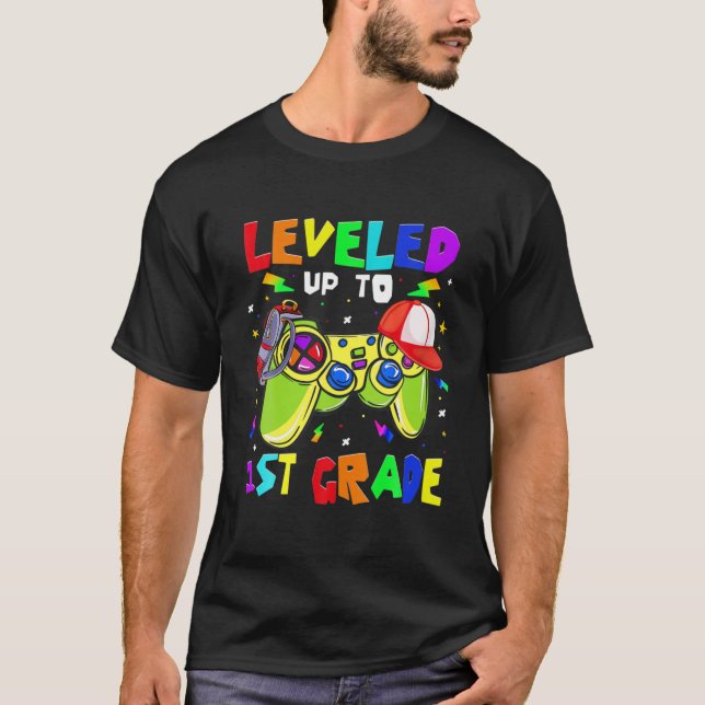 Camiseta Leveled Up To 1St Grade Video Game Funny Back To S (Frente)