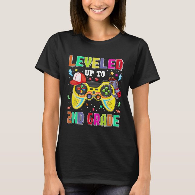 Camiseta Leveled Up To 2nd Grade Gamer First Day Boys Ck To (Frente)