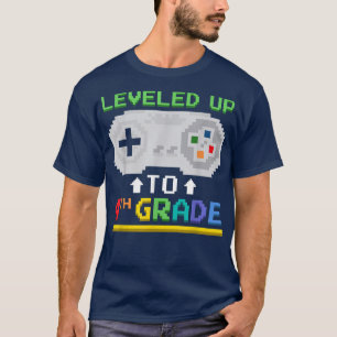 Camiseta Leveled Up To 4th Grade Gamer Video Game Controlle