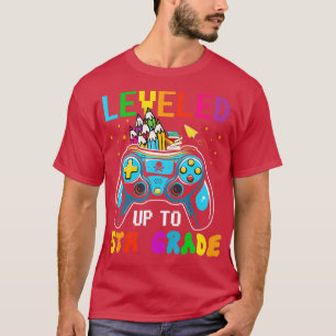 Camiseta Leveled Up To 5th Grade Game Controllers Students