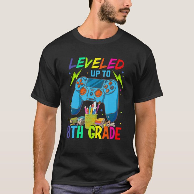 Camiseta Leveled Up To 8th Grade Video Gamer Back To School (Frente)
