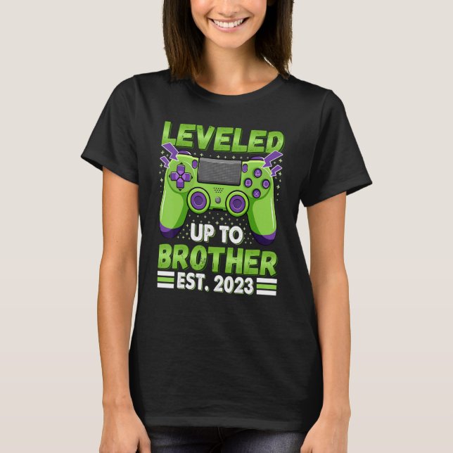 Camiseta Leveled Up To Brother 2023 Promoted To Big Bro 202 (Frente)