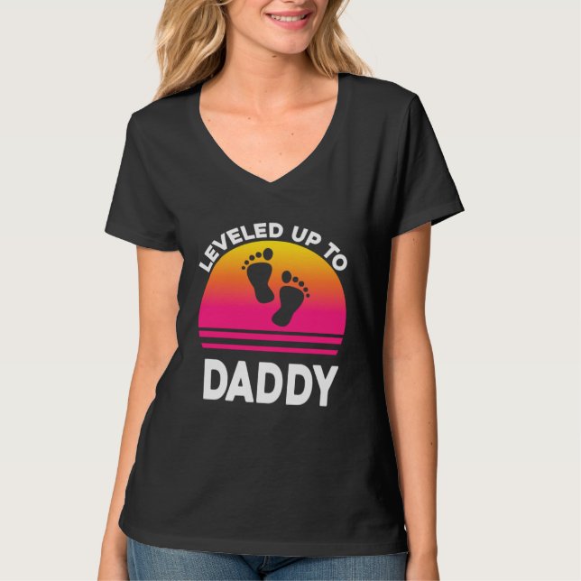 Camiseta Leveled Up to Daddy Soon to be Dad Father (Frente)