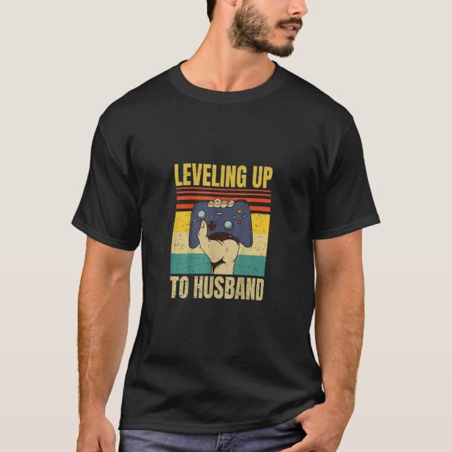Camiseta Leveling Up To Husban Husband Video Gamer Gaming (Frente)