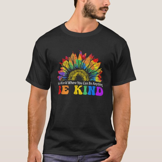 Camiseta LGBT Ally Orgulha-Se Muito Engraçado Em Um Orgulho (Frente)