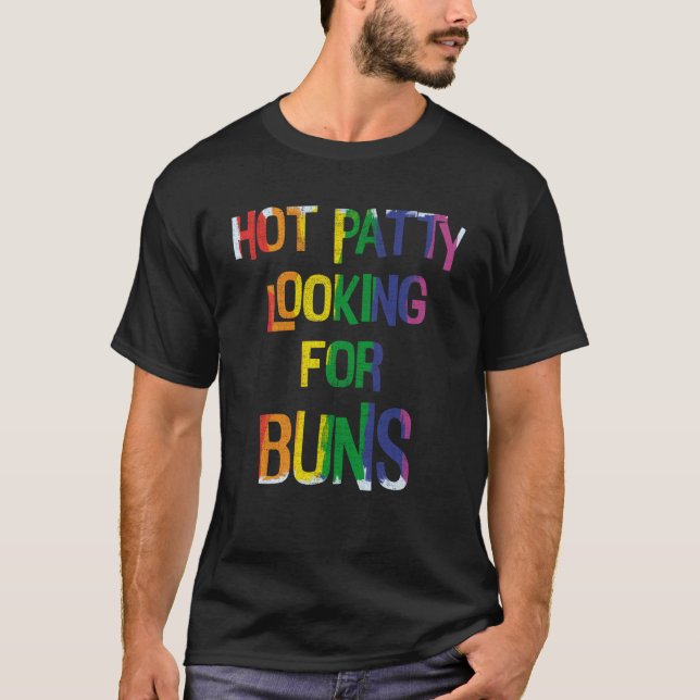 Camiseta LGBT Hot Patty Procurando por Buns Gay Hamburger (Frente)