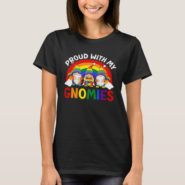 Camiseta LGBT Pride LGBTQ Rainbow Gnomies Proud with my Gno (Frente)