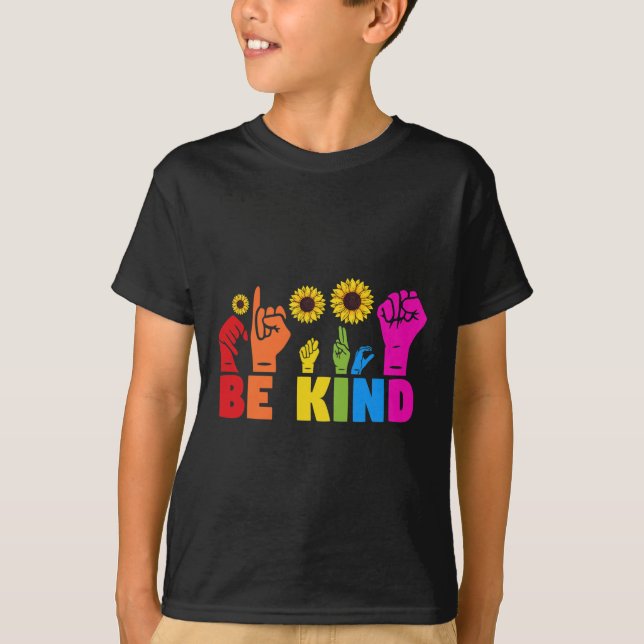 Camiseta LGBT Rainbow Pride Mont ASL Be Kind Hand Sinal L (Frente)