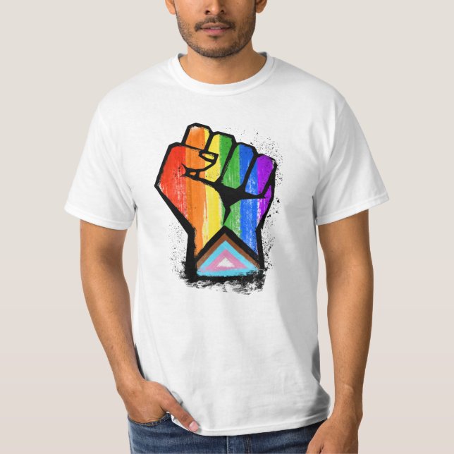 CAMISETA LGBTQ PROGRESSO ORGULHA FIST (Frente)
