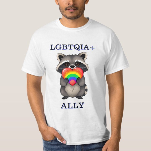 Camiseta LGBTQIA+ Ally | Raccoon com Rainbow Heart (Frente)