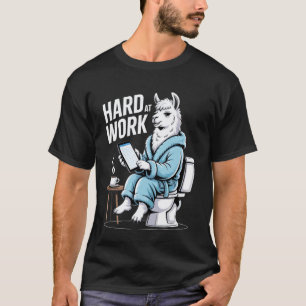 Camiseta Lhama Chefe do Banheiro Trabalhando Duro Humor de