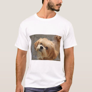 Camiseta Lhasa Apso cão em um jardim