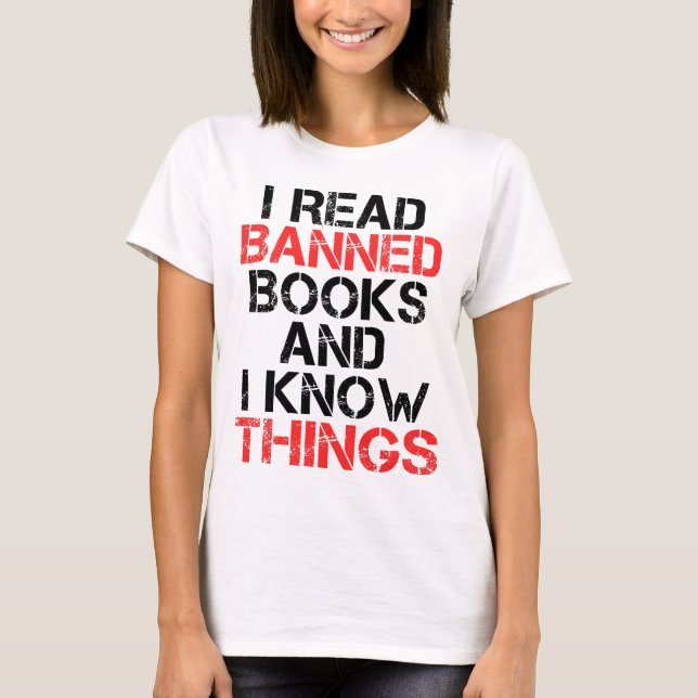 Camiseta Li Livros Banidos E Sei Coisas (Frente)