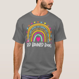 Camiseta Li livros proibidos para leitores do Rainbow lendo