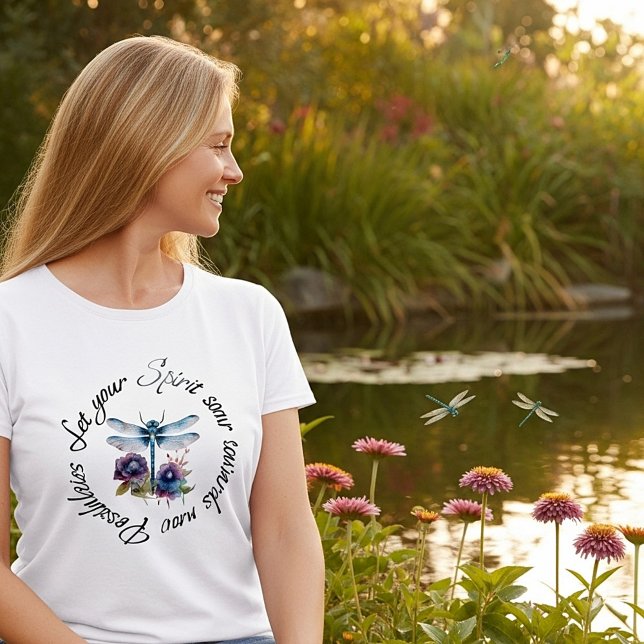 Camiseta Libélula - espírito de novas possibilidades (Criador carregado)