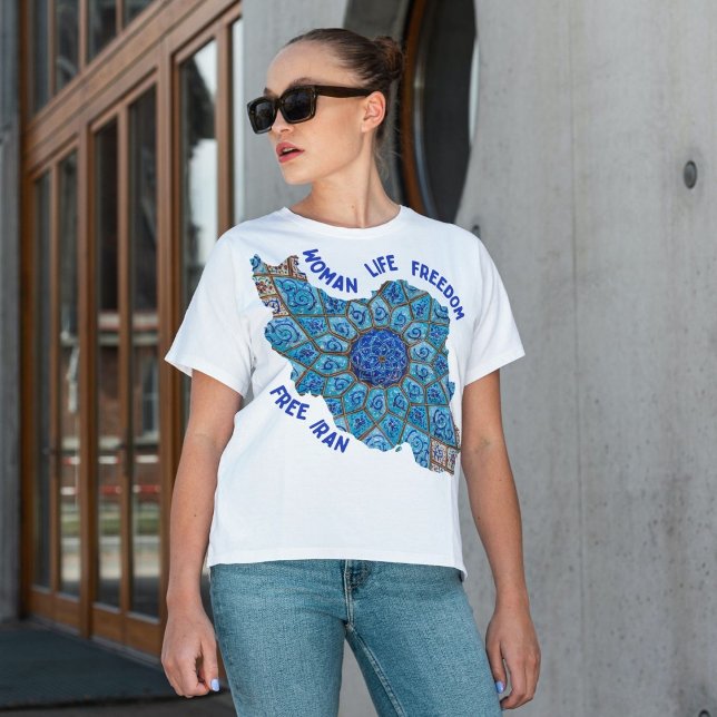 Camiseta Liberdade para a vida das mulheres | Azul Minakari (Woman Life Freedom | Persian Minakari Blue T-Shirt)