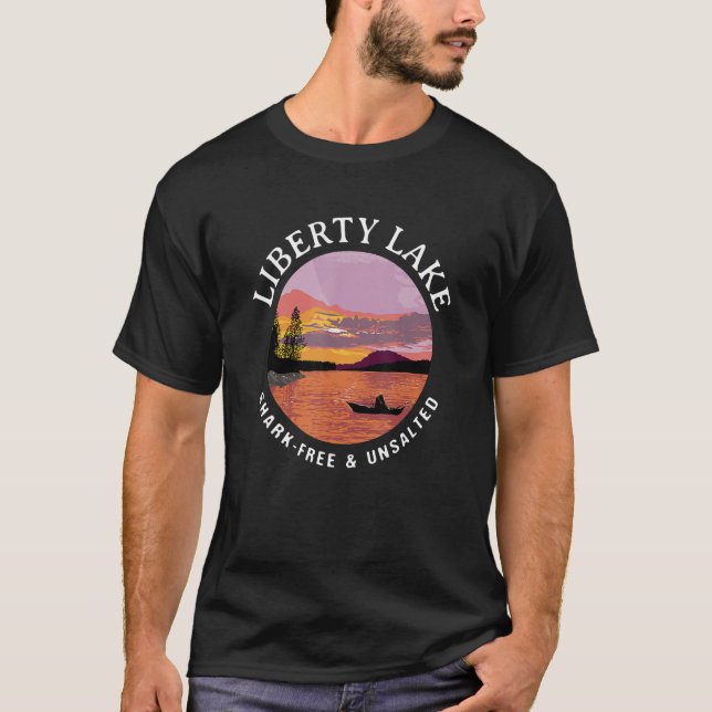 Camiseta Liberty Lake Shark Free e Unsalted Kayaking Sayi (Frente)