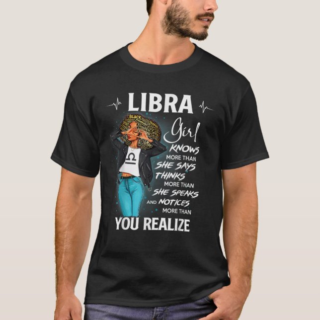 Camiseta Libra Sabe Mais Do Que Diz Para Mulher Negra (Frente)
