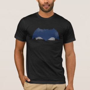 Camiseta Liga da Justiça  Símbolo Pincel e Batman de Meio