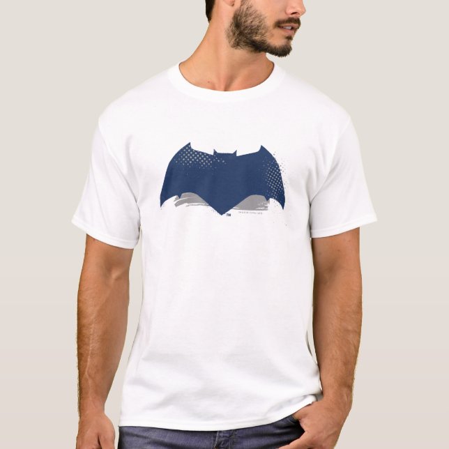 Camiseta Liga da Justiça | Símbolo Pincel e Batman de Meio- (Frente)