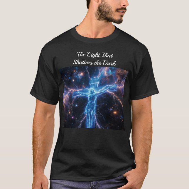 Camiseta Light in the Darkness - Christian T-shirt (Frente)