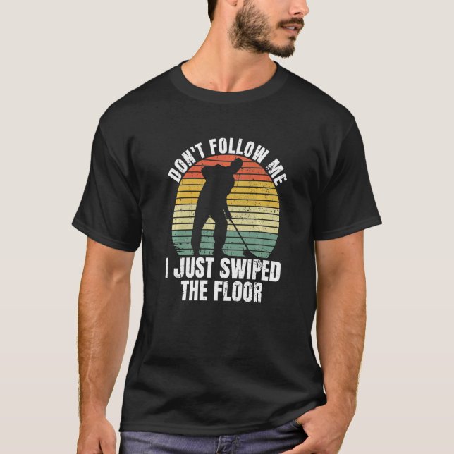 Camiseta Limpando Cotação de Custódia Escolar de um Monitor (Frente)