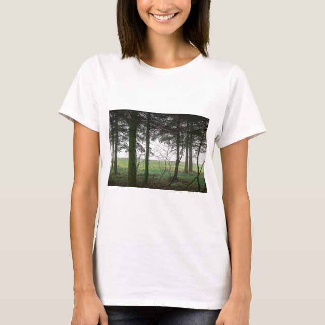 Camiseta Limpeza da floresta no nevoeiro (Frente)