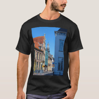 Camiseta Linda cidade medieval europeia. Fotografia.