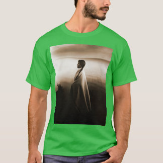 Camiseta Linda Ojibwe Girl por Roland W