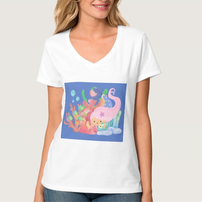 Camiseta Linda sereia-do-cabelo-rosa brincando abraçando um (Frente)
