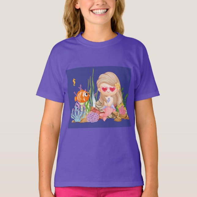 Camiseta Linda sereia-do-mar-de-bruxa brincando no mar (Frente)