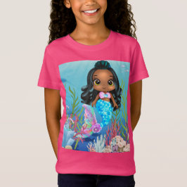 Camiseta Linda sereia negra tocando no mar