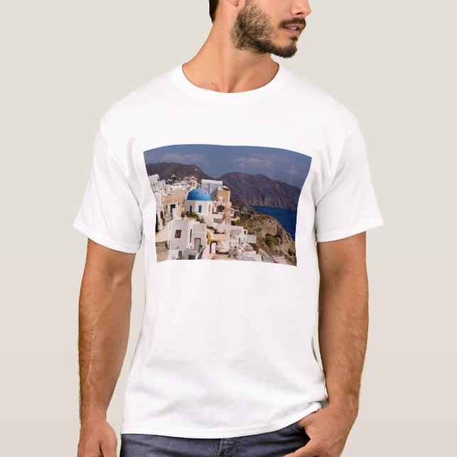 Camiseta Linda vila de Oia com edifícios brancos (Frente)
