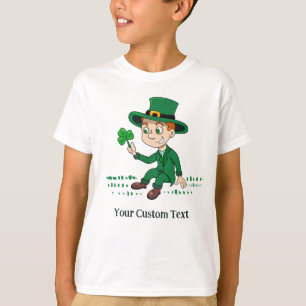 Camiseta Lindo duende de desenho animado com trevo e arco-í