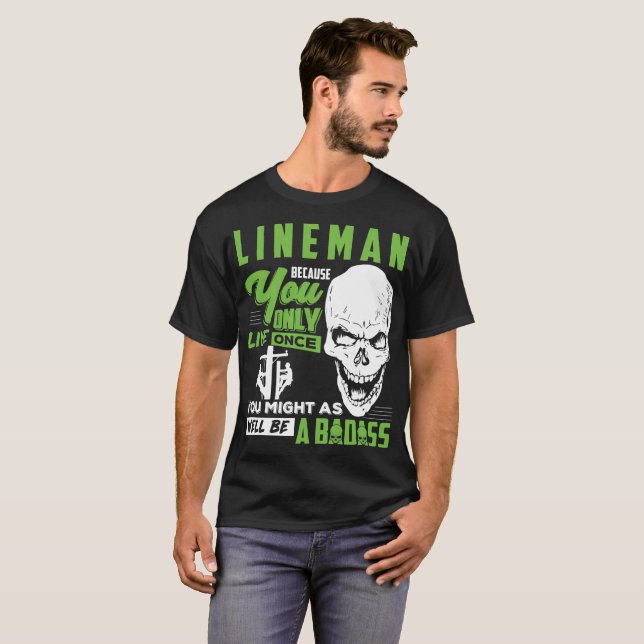 Camiseta Lineman T-Shirt Lineman Bem Badass Tee Gift (Frente Completa)