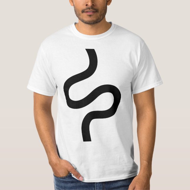 Camiseta Linha Curvy 02 - Preto em Branco (Frente)