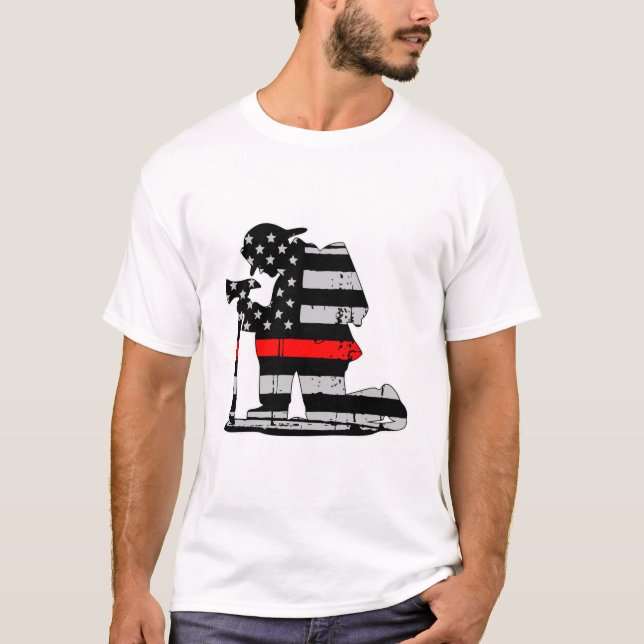 Camiseta Linha vermelha do sapador-bombeiro do ajoelhamento (Frente)