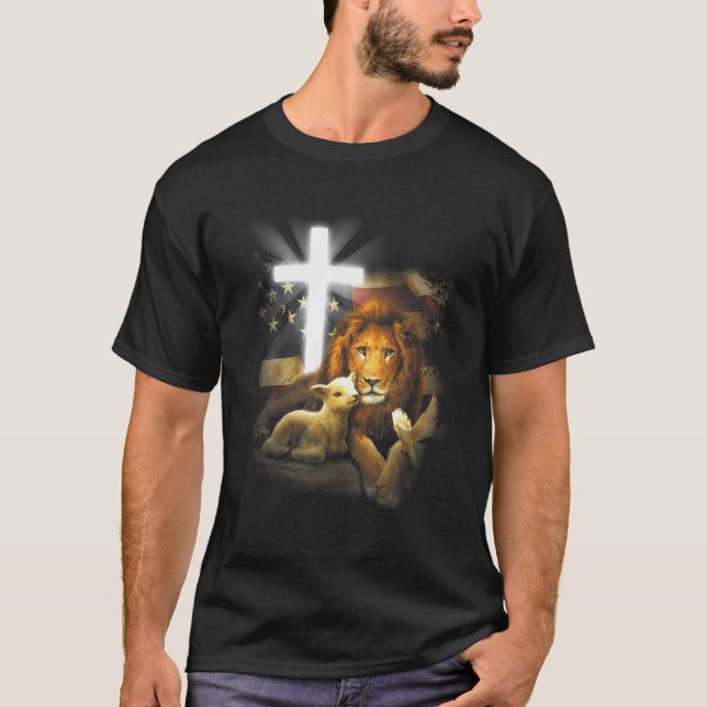 Camiseta Lion E Lamb Atravessam O Cristo De Jesus (Frente)