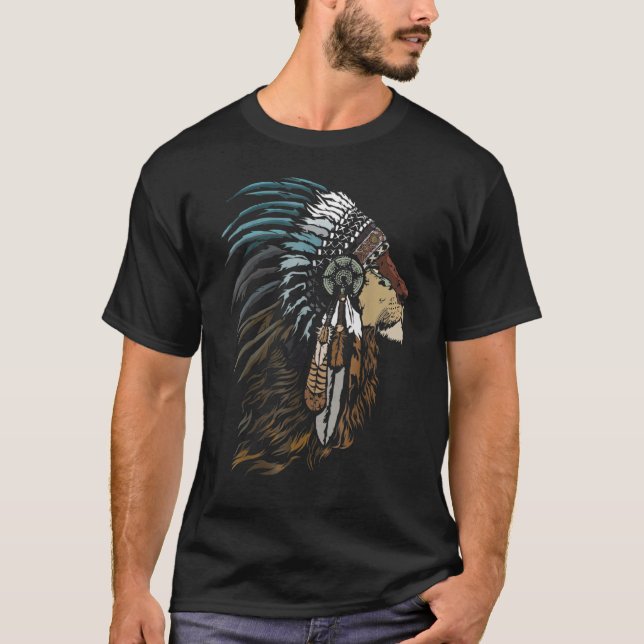 Camiseta Lion Spirit Animal Totem Indígenas América Nativa (Frente)