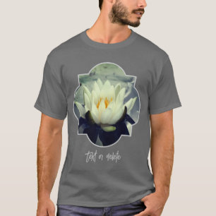 Camiseta Lírio de Água Flor de Lótus Branca