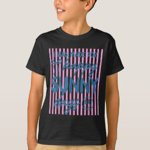 Camiseta Listrada foi feita para dias felizes e ensolarados