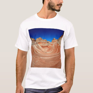 Camiseta Listras vermelhas, bege e amarelas ao vento e