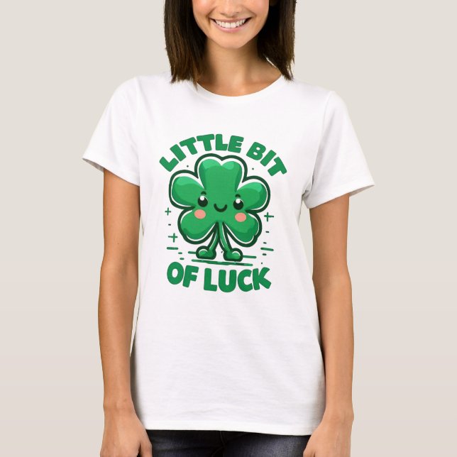 Camiseta Little Bit of Luck – Cute Kawaii Clover  (Frente)