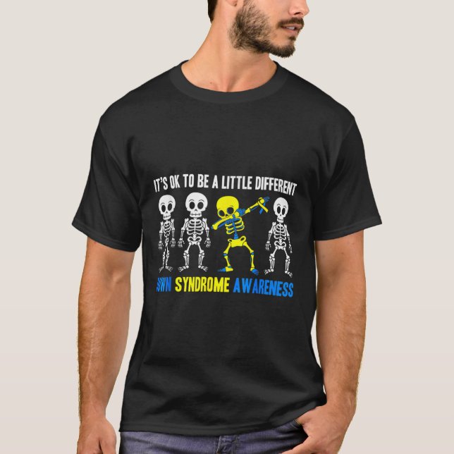 Camiseta Little Different Down Syndrome Awarness (Sensibili (Frente)