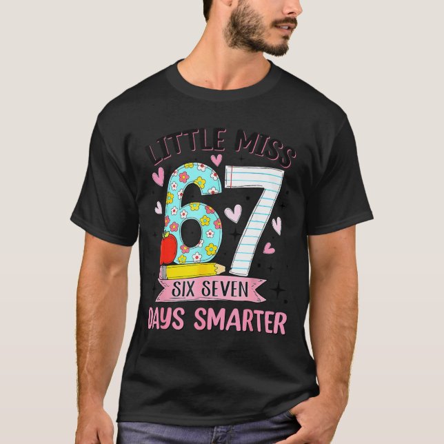 Camiseta Little Miss 67 Days Smarter Coquette Bow 67th Day  (Frente)